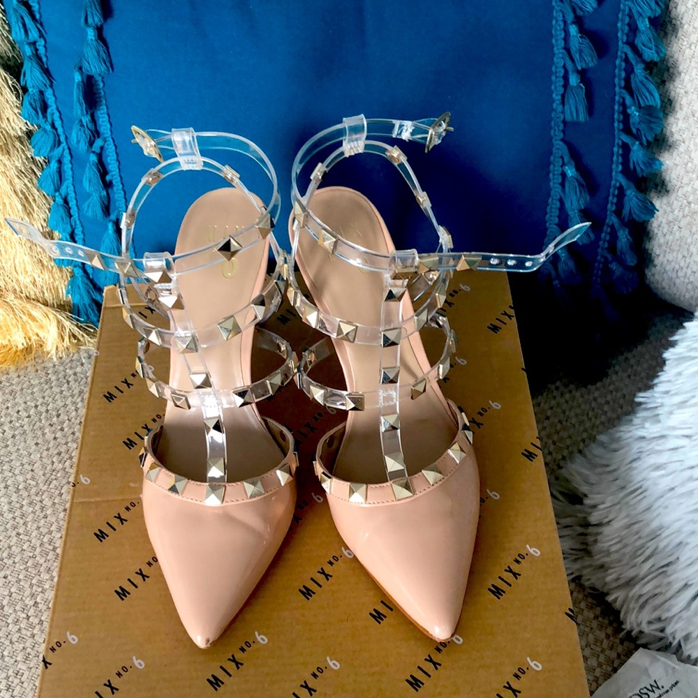 Cream shoes worn once.  These go amazing with any outfit.   So comfortable.